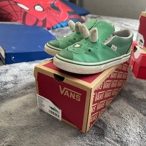 Dino vans